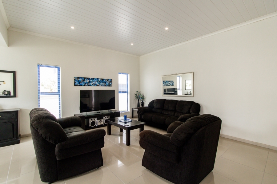 3 Bedroom Property for Sale in Blue Lagoon Western Cape